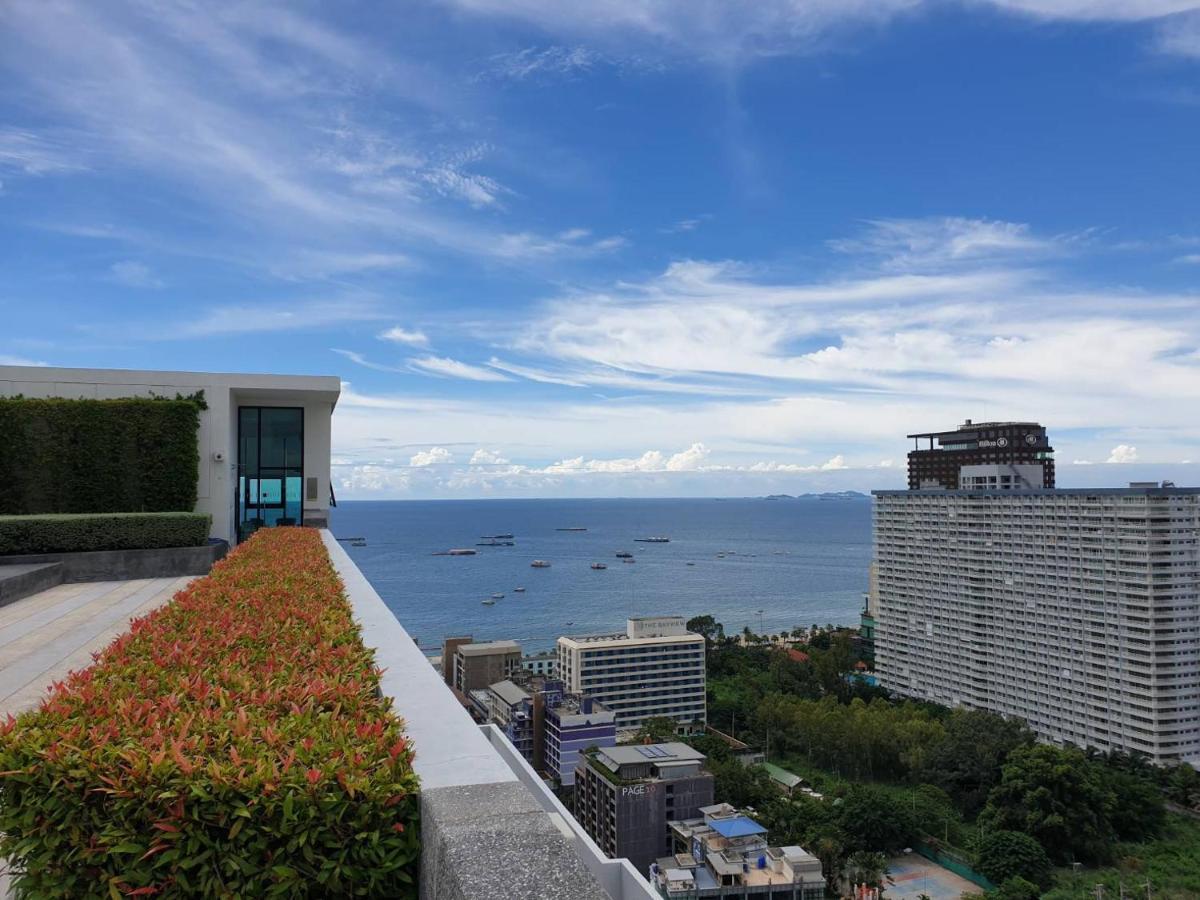 The Base Long Balcony King-bed With Infinity Pool & Free Netflix Appartement
